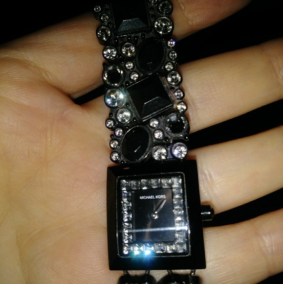 Michael Kors Collection Accessories - 💥Rare Michael Kors watch💥👛💄